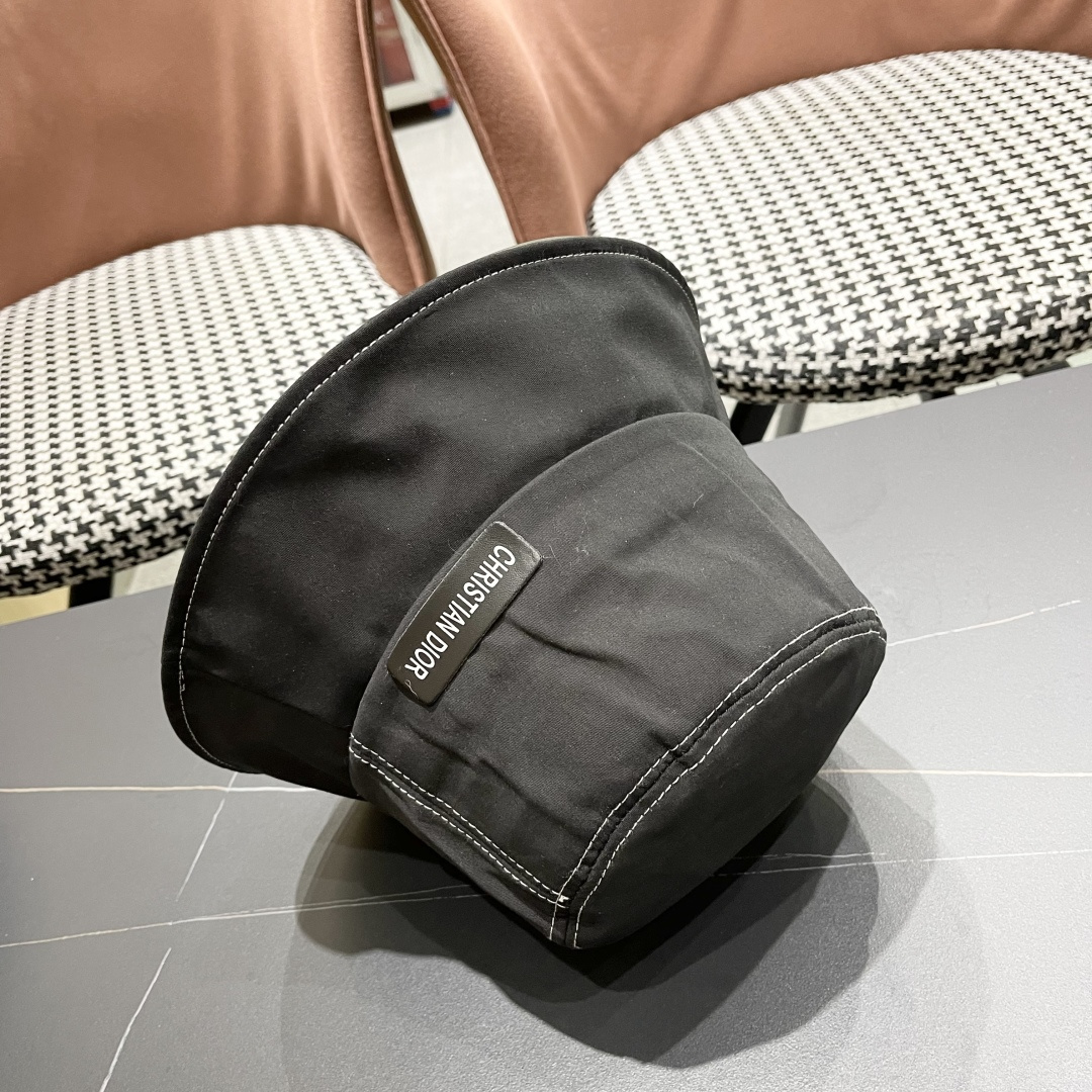 【DIOR迪奥】2025春夏新款简约渔夫帽，🔆百搭日常款～出街必备