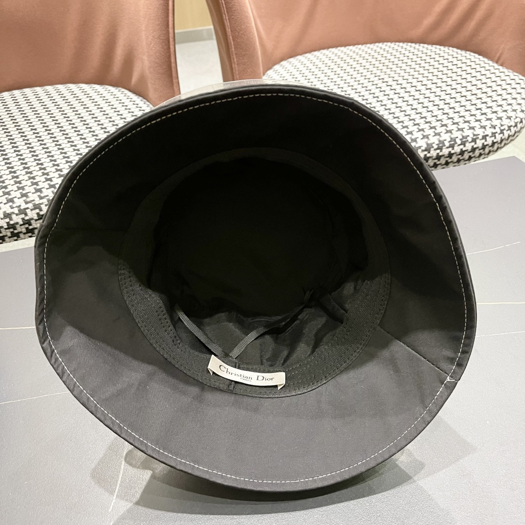 【DIOR迪奥】2025春夏新款简约渔夫帽，🔆百搭日常款～出街必备