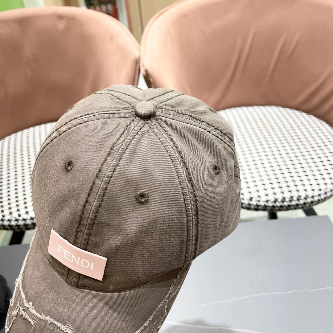  FENDI芬迪 棒球帽🧢 气质穿搭单品，质量杠杠👍