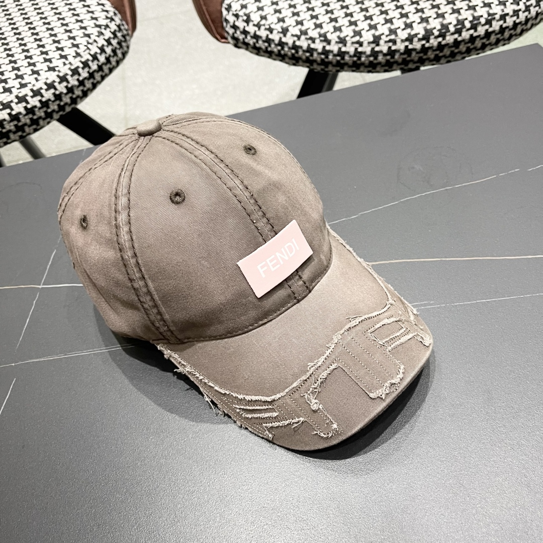  FENDI芬迪 棒球帽🧢 气质穿搭单品，质量杠杠👍