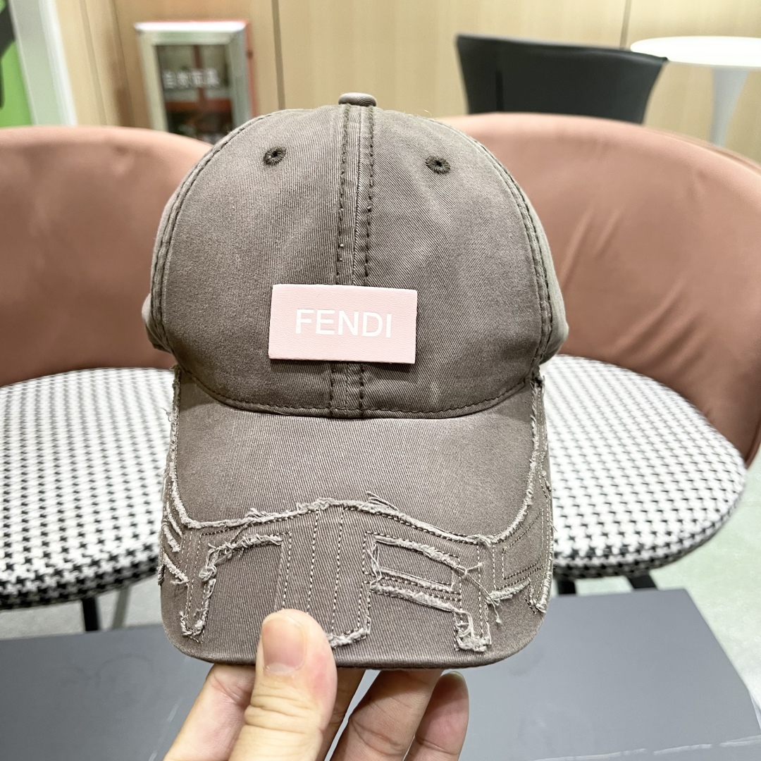  FENDI芬迪 棒球帽🧢 气质穿搭单品，质量杠杠👍