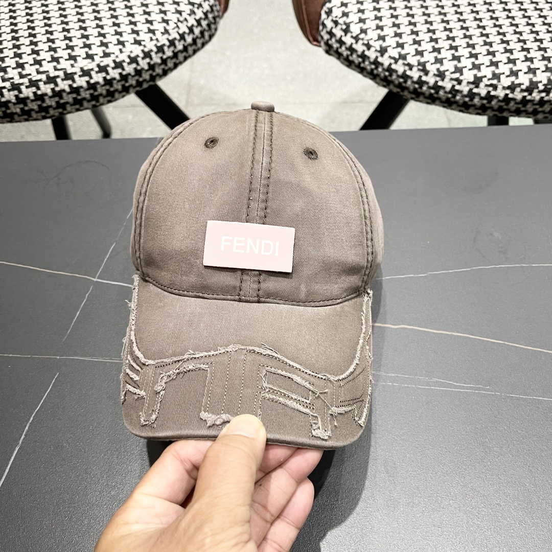  FENDI芬迪 棒球帽🧢 气质穿搭单品，质量杠杠👍