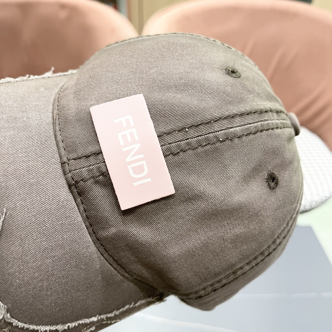  FENDI芬迪 棒球帽🧢 气质穿搭单品，质量杠杠👍