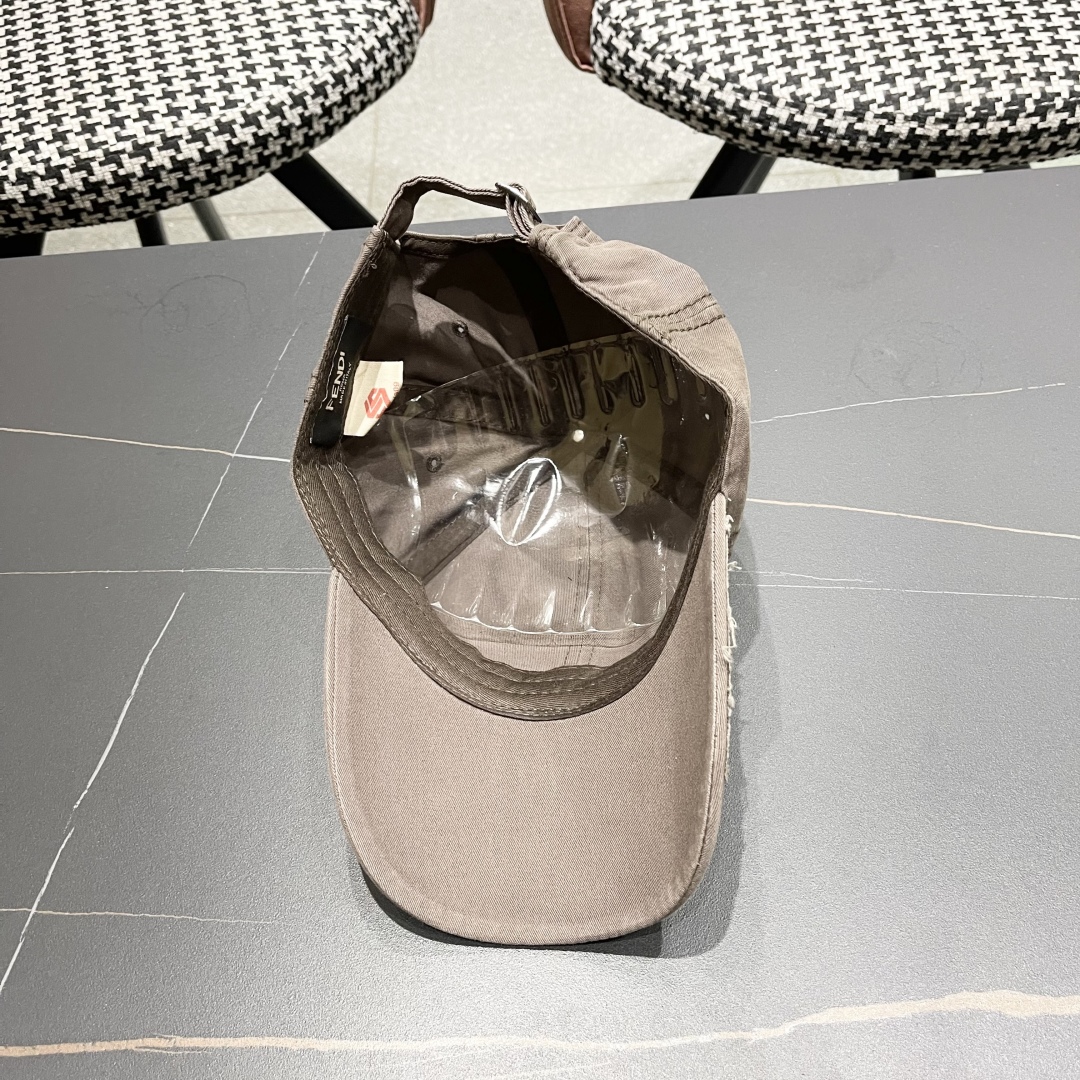  FENDI芬迪 棒球帽🧢 气质穿搭单品，质量杠杠👍