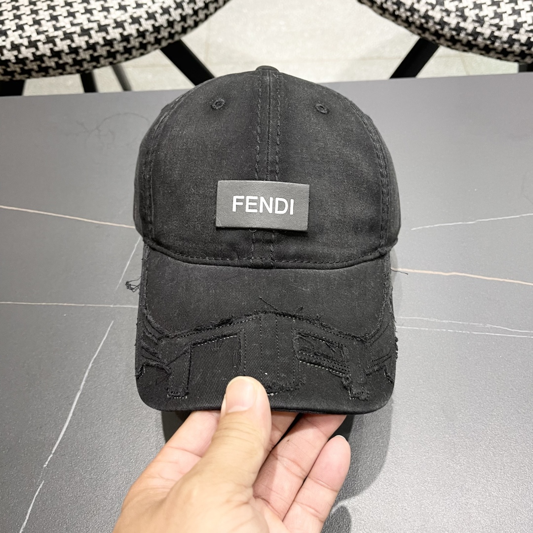  FENDI芬迪 棒球帽🧢 气质穿搭单品，质量杠杠👍