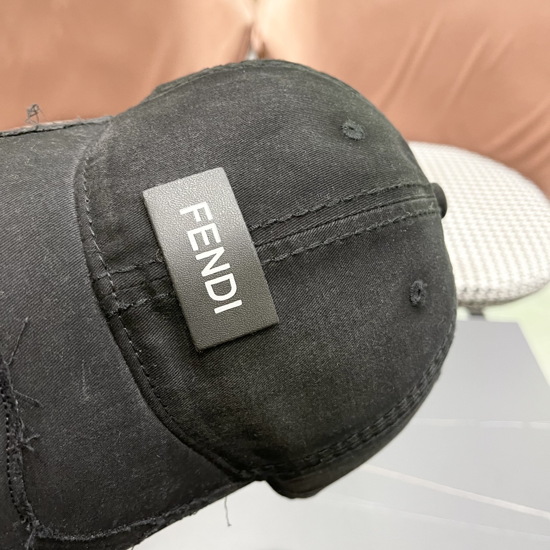  FENDI芬迪 棒球帽🧢 气质穿搭单品，质量杠杠👍