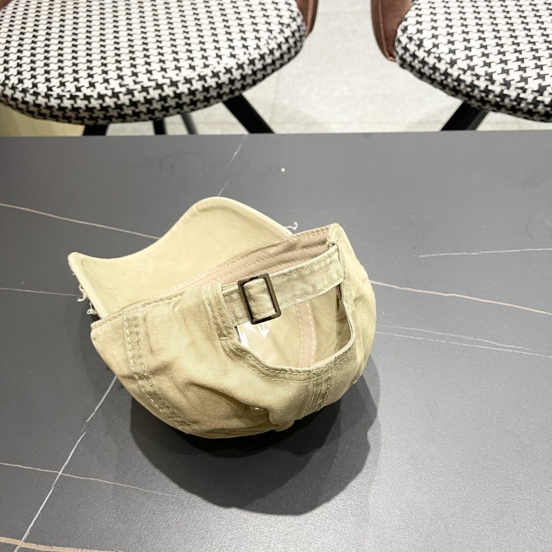  FENDI芬迪 棒球帽🧢 气质穿搭单品，质量杠杠👍