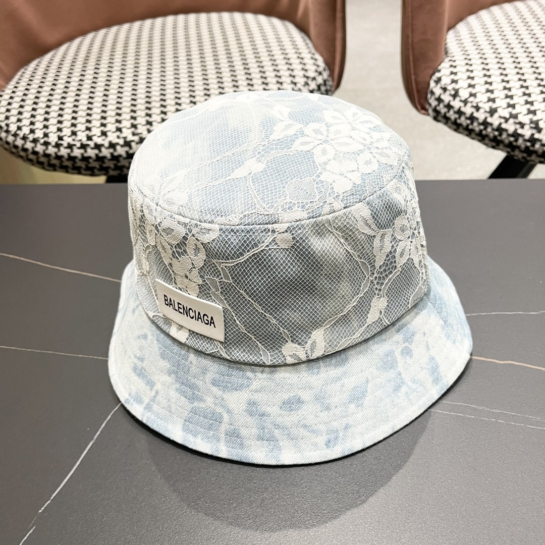  巴黎世家帽子女2025春季新品牛仔刺绣蕾丝渔夫帽时尚
显脸气质八角帽