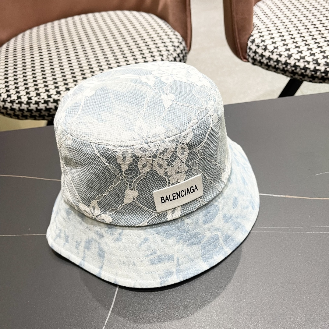  巴黎世家帽子女2025春季新品牛仔刺绣蕾丝渔夫帽时尚
显脸气质八角帽