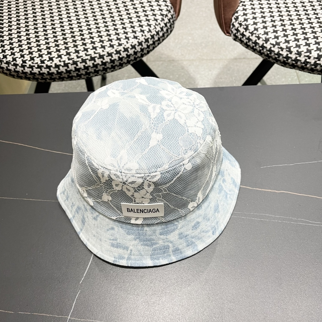  巴黎世家帽子女2025春季新品牛仔刺绣蕾丝渔夫帽时尚
显脸气质八角帽