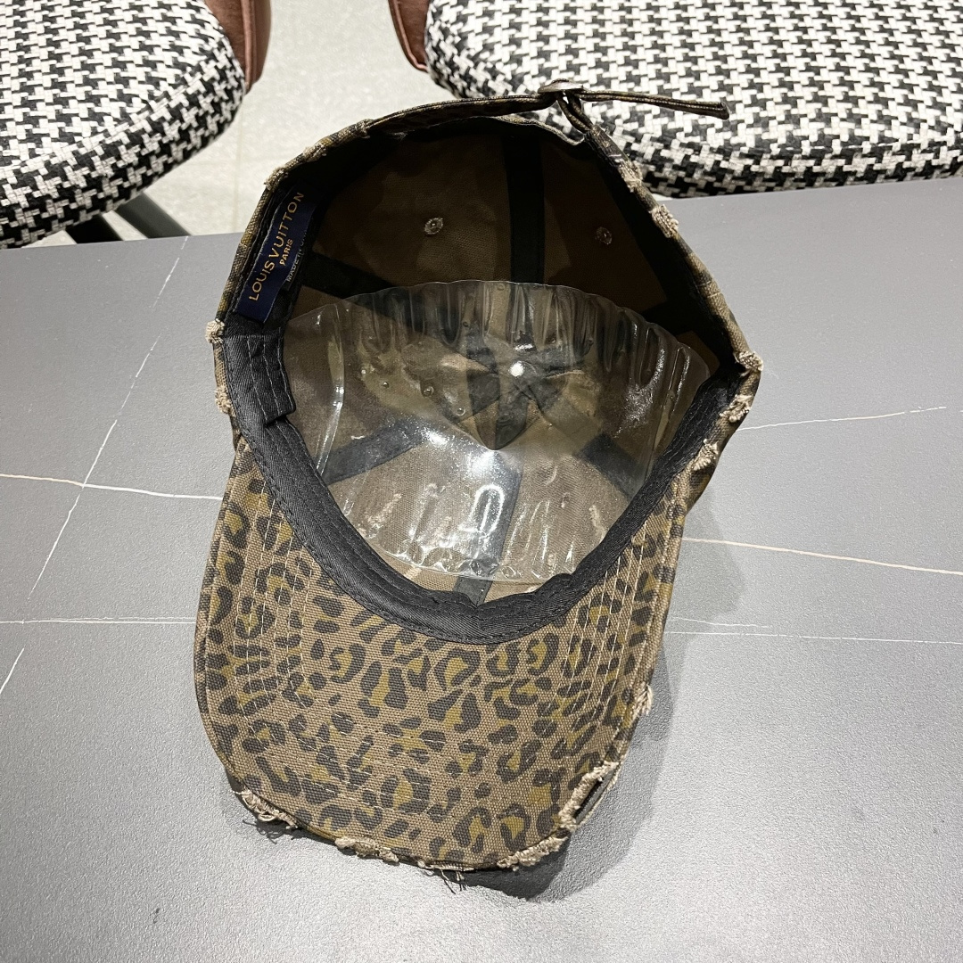  Lv路易威登 美式复古水洗豹纹棒球帽女加深潮牌
千禧辣妹街拍大头围鸭舌帽