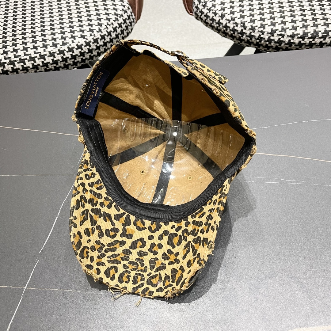  Lv路易威登 美式复古水洗豹纹棒球帽女加深潮牌
千禧辣妹街拍大头围鸭舌帽