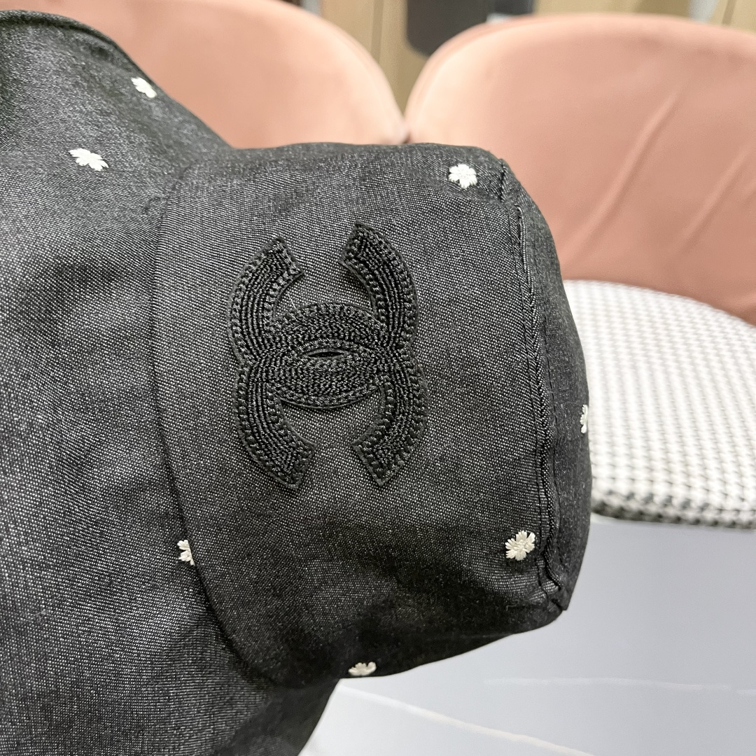  香奈儿 2025韩国东大门代购 ins 复古牛仔花朵渔夫帽盆
帽遮阳帽显脸小百搭