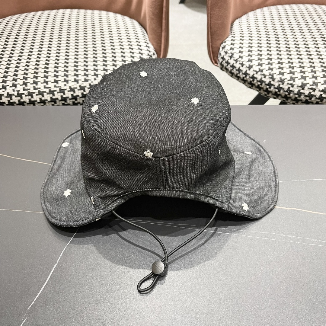  香奈儿 2025韩国东大门代购 ins 复古牛仔花朵渔夫帽盆
帽遮阳帽显脸小百搭