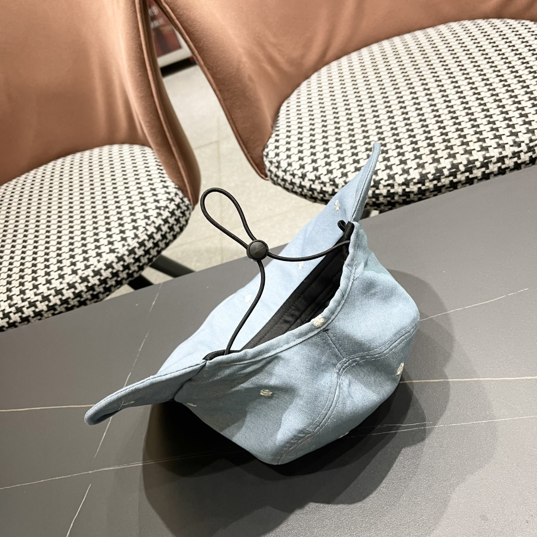  香奈儿 2025韩国东大门代购 ins 复古牛仔花朵渔夫帽盆
帽遮阳帽显脸小百搭