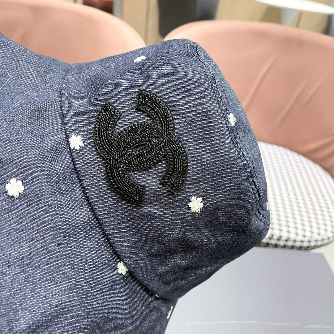  香奈儿 2025韩国东大门代购 ins 复古牛仔花朵渔夫帽盆
帽遮阳帽显脸小百搭