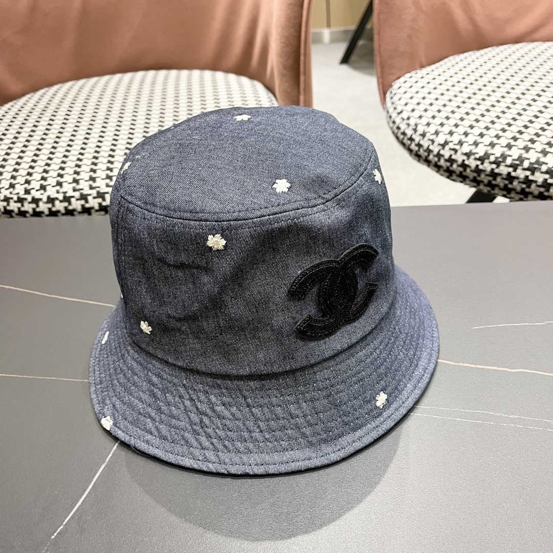  CHANEL香奈儿】新款logo梅花渔夫帽🧢新款出货，大牌款超好搭配，赶紧入手
