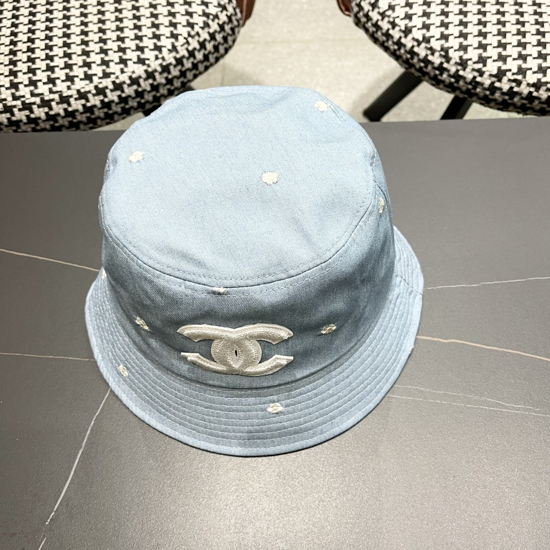  CHANEL香奈儿】新款logo梅花渔夫帽🧢新款出货，大牌款超好搭配，赶紧入手
