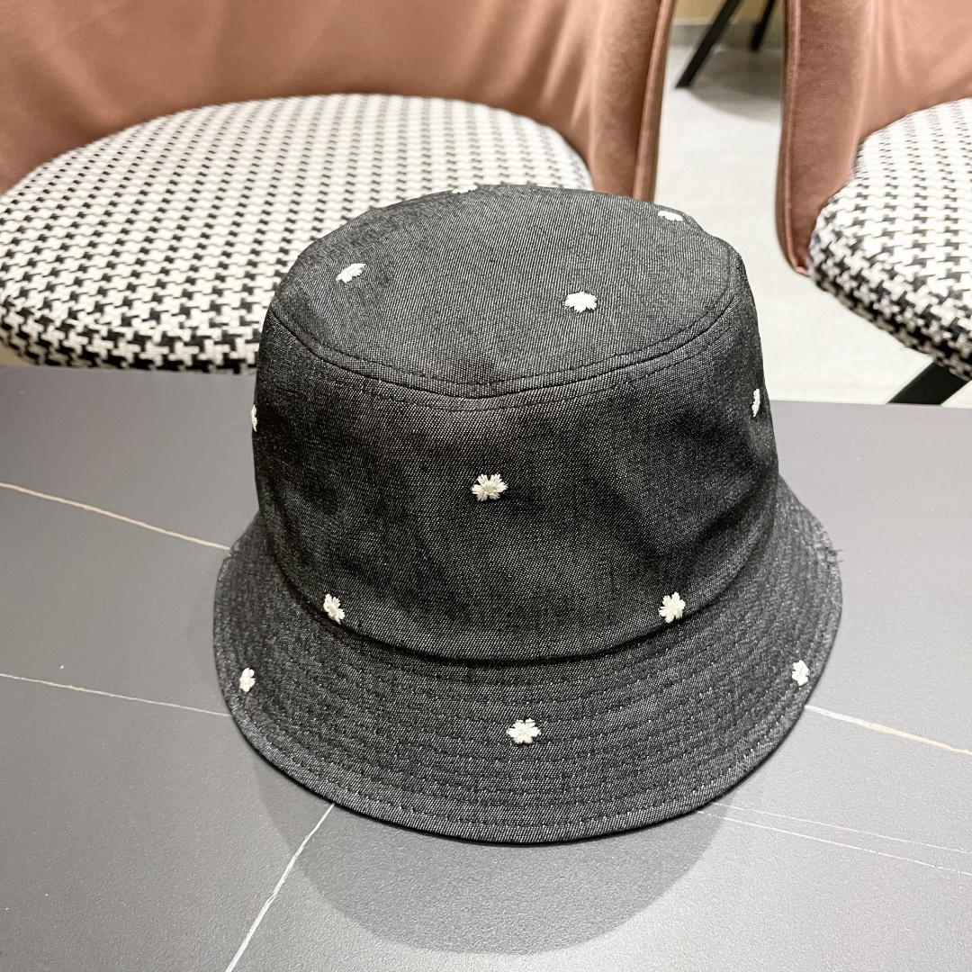  CHANEL香奈儿】新款logo梅花渔夫帽🧢新款出货，大牌款超好搭配，赶紧入手
