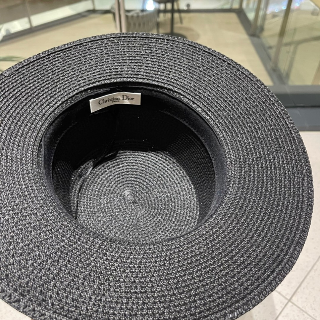 【DIOR迪奥】新款草编遮阳草帽盆帽🤩沙滩风，简约大方，百搭单品～出街首选，新款帽型超美腻，新品上架
