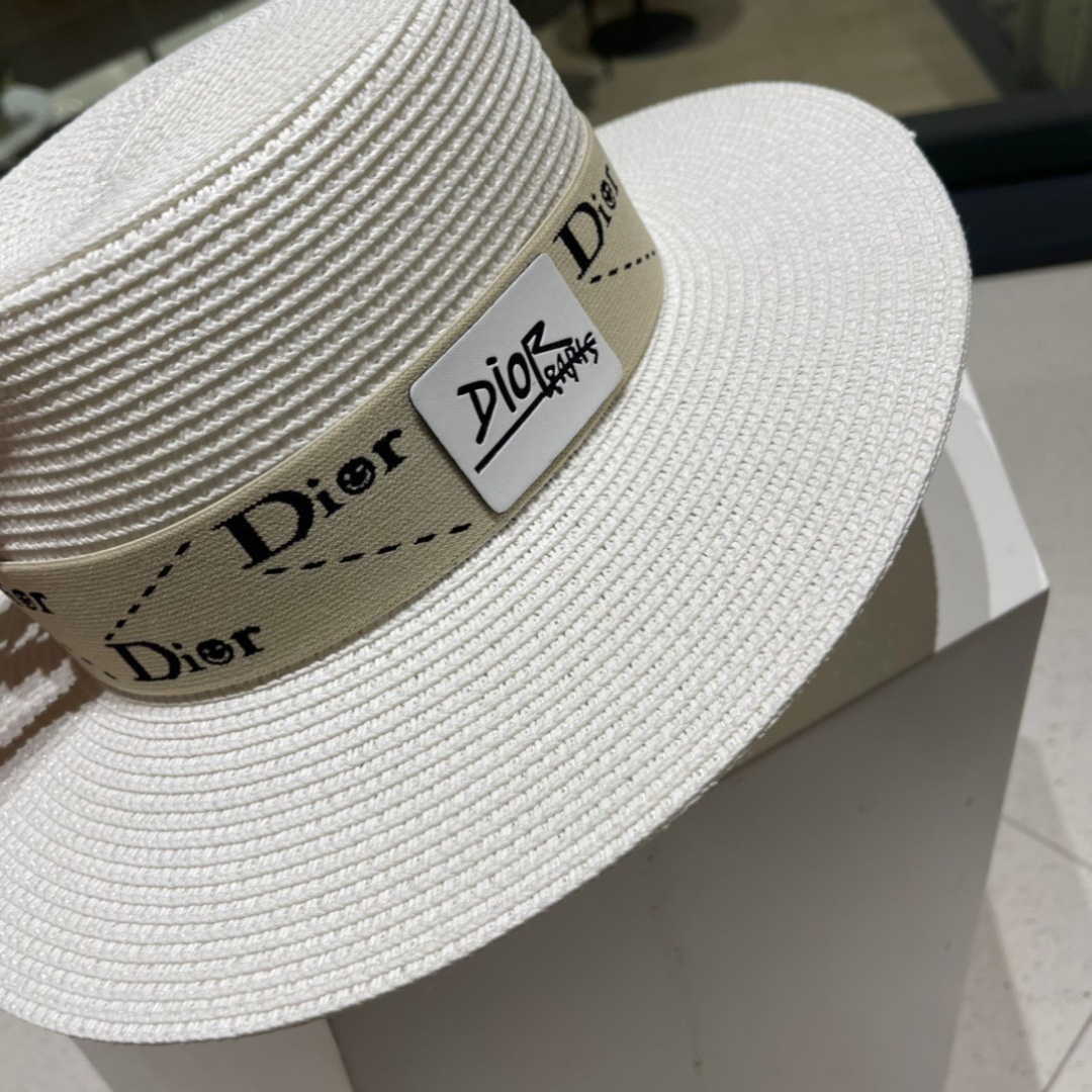 【DIOR迪奥】新款草编遮阳草帽盆帽🤩沙滩风，简约大方，百搭单品～出街首选，新款帽型超美腻，新品上架