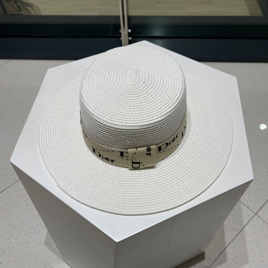 【DIOR迪奥】新款草编遮阳草帽盆帽🤩沙滩风，简约大方，百搭单品～出街首选，新款帽型超美腻，新品上架