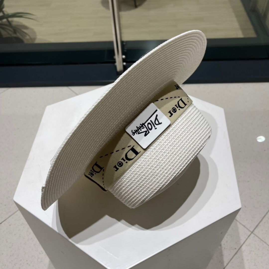 【DIOR迪奥】新款草编遮阳草帽盆帽🤩沙滩风，简约大方，百搭单品～出街首选，新款帽型超美腻，新品上架