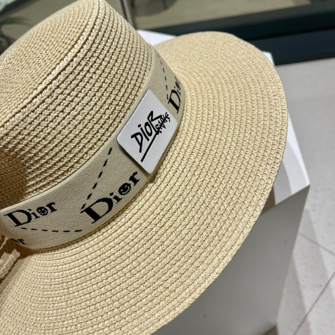 【DIOR迪奥】新款草编遮阳草帽盆帽🤩沙滩风，简约大方，百搭单品～出街首选，新款帽型超美腻，新品上架
