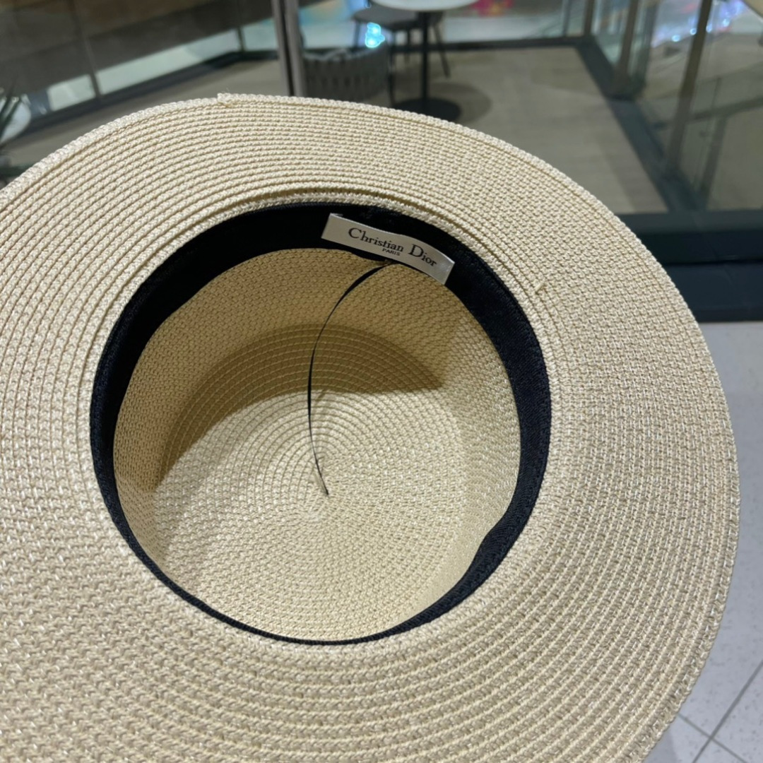 【DIOR迪奥】新款草编遮阳草帽盆帽🤩沙滩风，简约大方，百搭单品～出街首选，新款帽型超美腻，新品上架