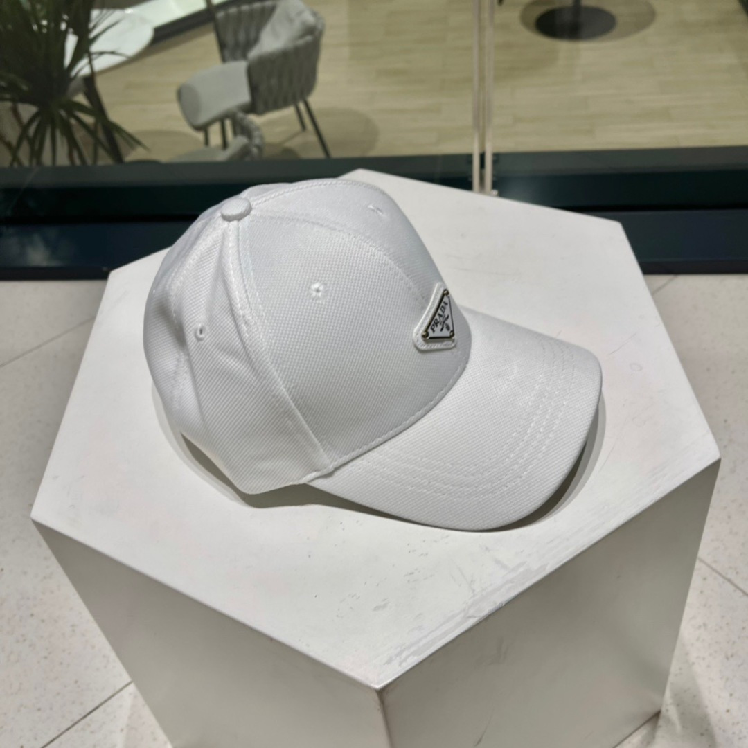 【普拉达】春夏新款大牌棒球帽，新款出货，大牌款超好搭配，赶紧入手！