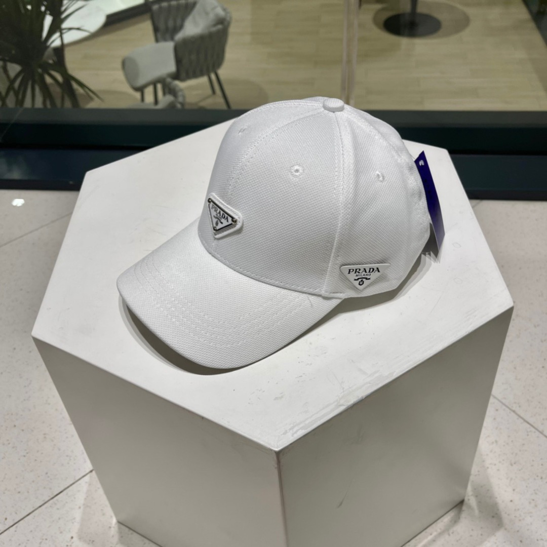 【普拉达】春夏新款大牌棒球帽，新款出货，大牌款超好搭配，赶紧入手！