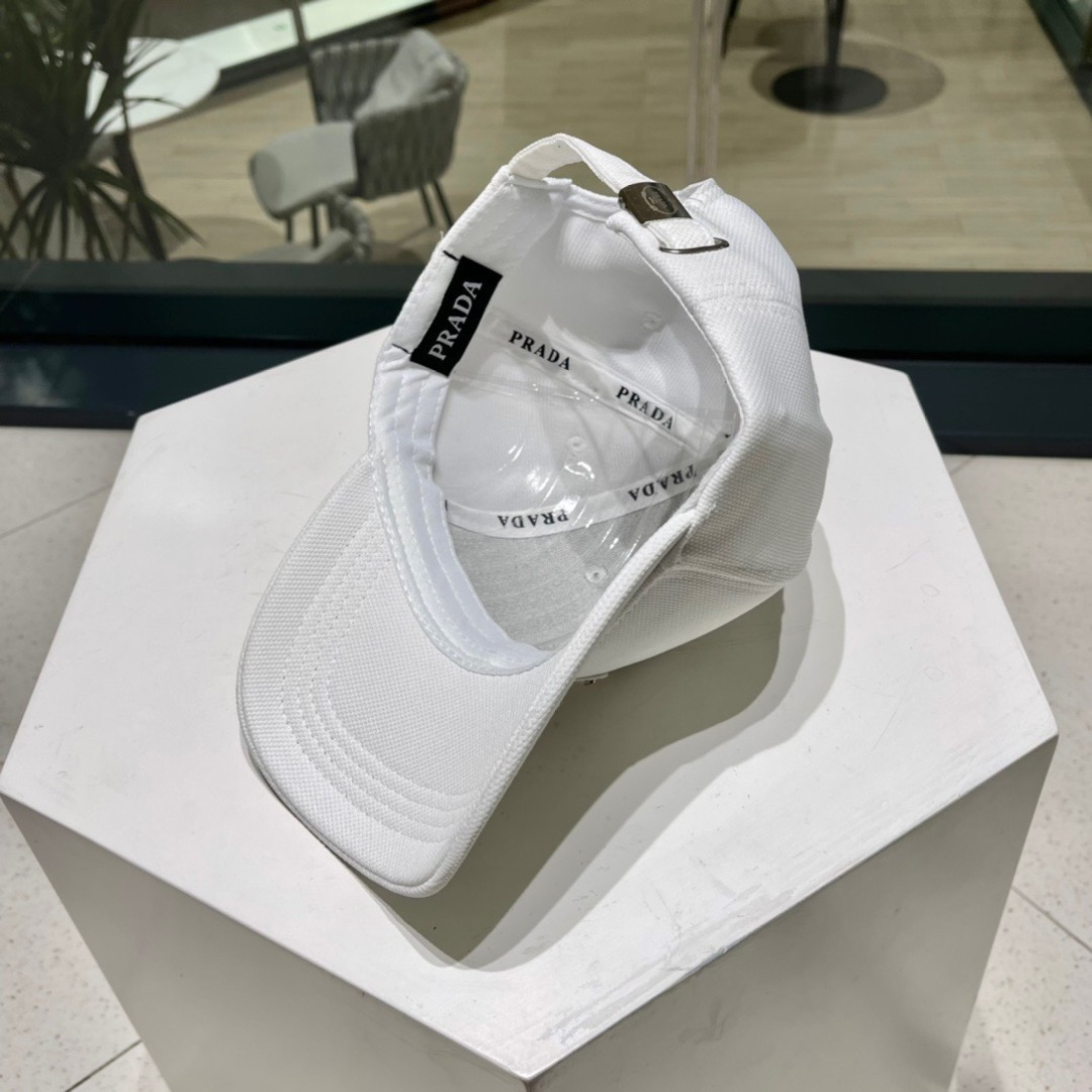 【普拉达】春夏新款大牌棒球帽，新款出货，大牌款超好搭配，赶紧入手！