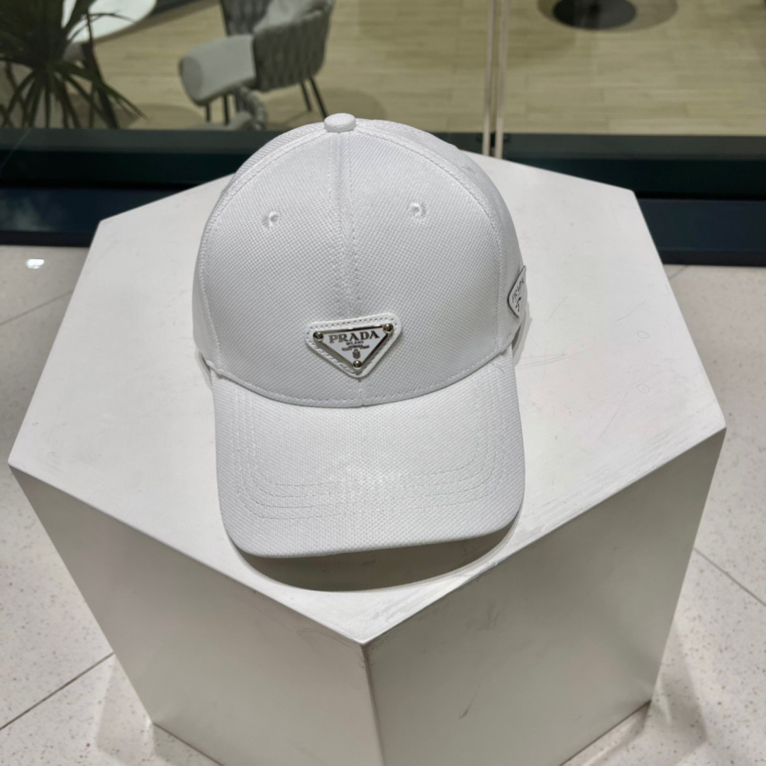 【普拉达】春夏新款大牌棒球帽，新款出货，大牌款超好搭配，赶紧入手！