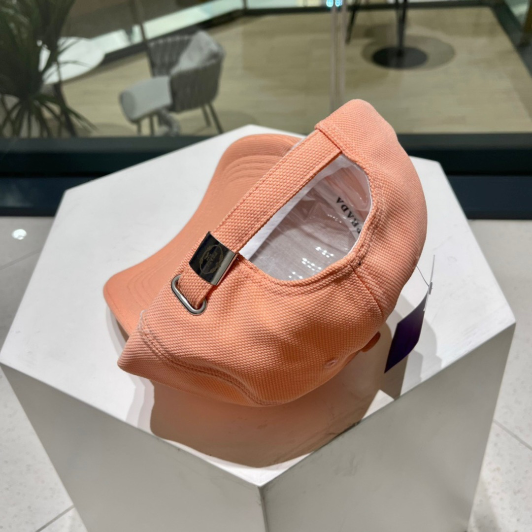 【普拉达】春夏新款大牌棒球帽，新款出货，大牌款超好搭配，赶紧入手！