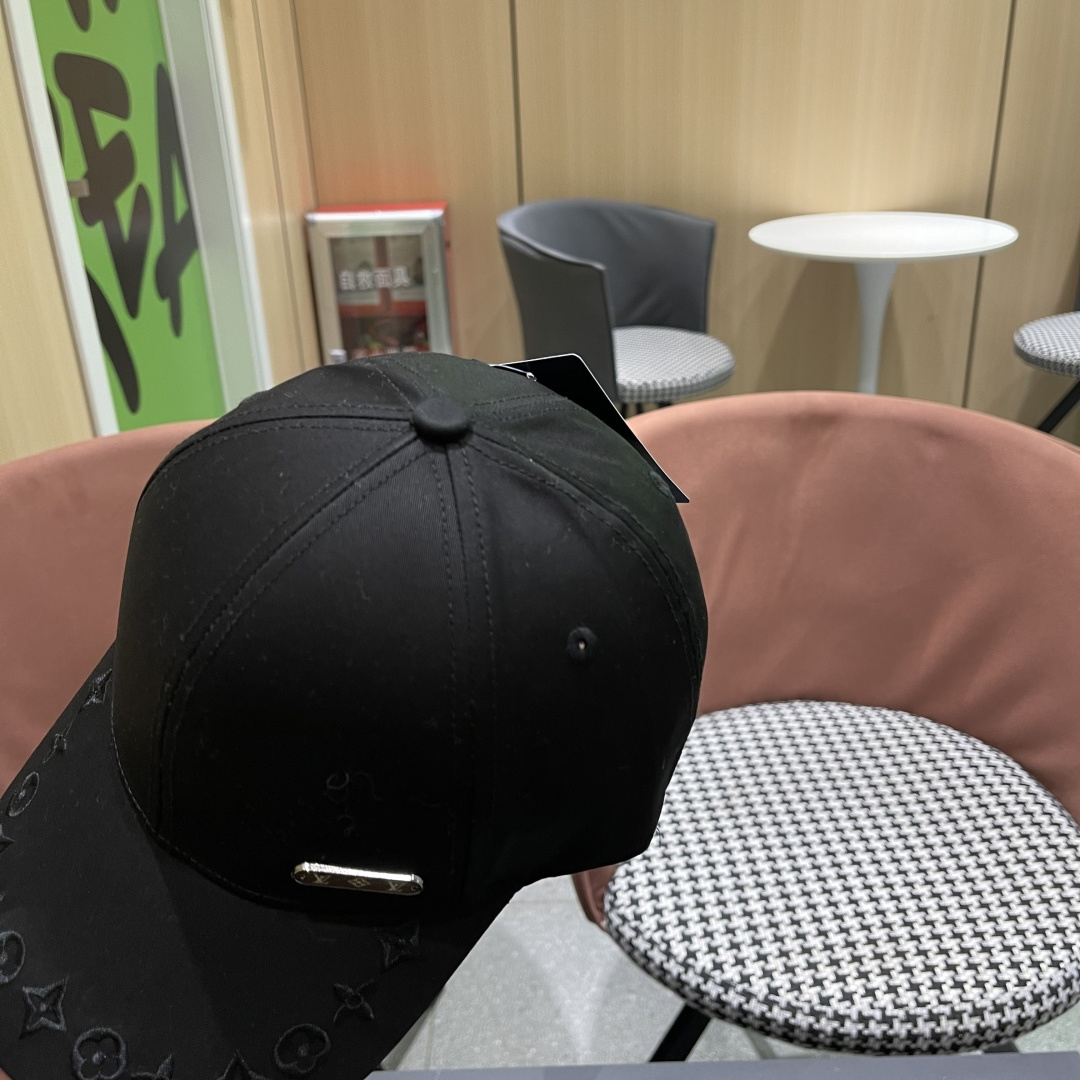  LV(路易威登)新款原单棒球帽，专柜11开模订制，原厂订制面料纯轻盈透气！质量超赞，基础头围56，贴片