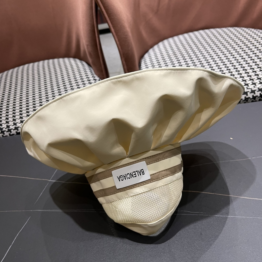  balenciaga 巴黎世家 夏季防晒帽大帽檐防紫外线可扎马尾
空顶遮阳帽出游海边太阳帽子女