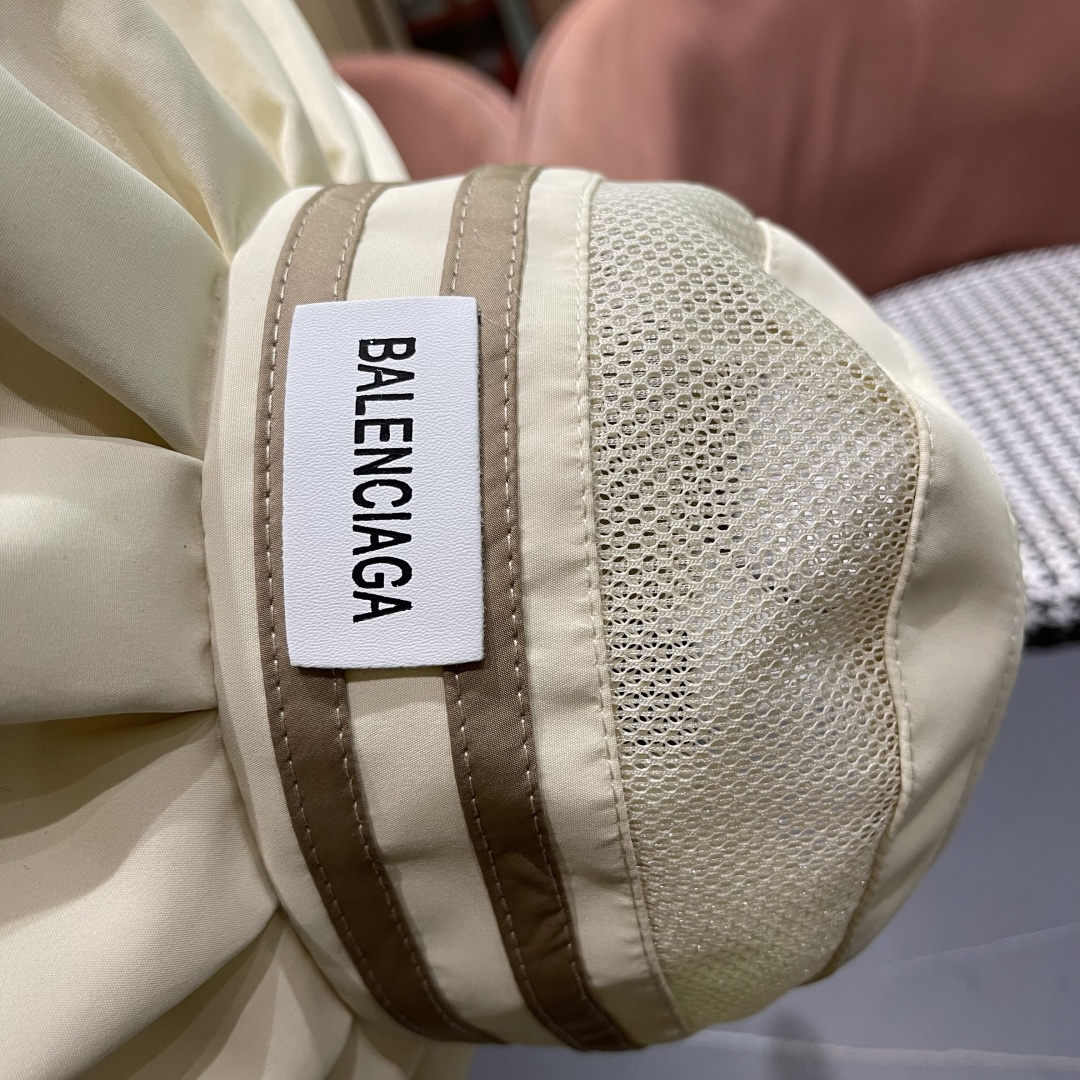  balenciaga 巴黎世家 夏季防晒帽大帽檐防紫外线可扎马尾
空顶遮阳帽出游海边太阳帽子女