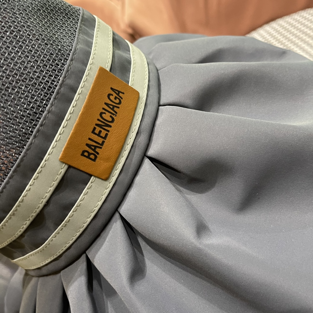  balenciaga 巴黎世家 夏季防晒帽大帽檐防紫外线可扎马尾
空顶遮阳帽出游海边太阳帽子女