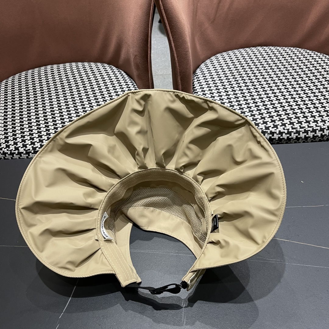  balenciaga 巴黎世家 夏季防晒帽大帽檐防紫外线可扎马尾
空顶遮阳帽出游海边太阳帽子女