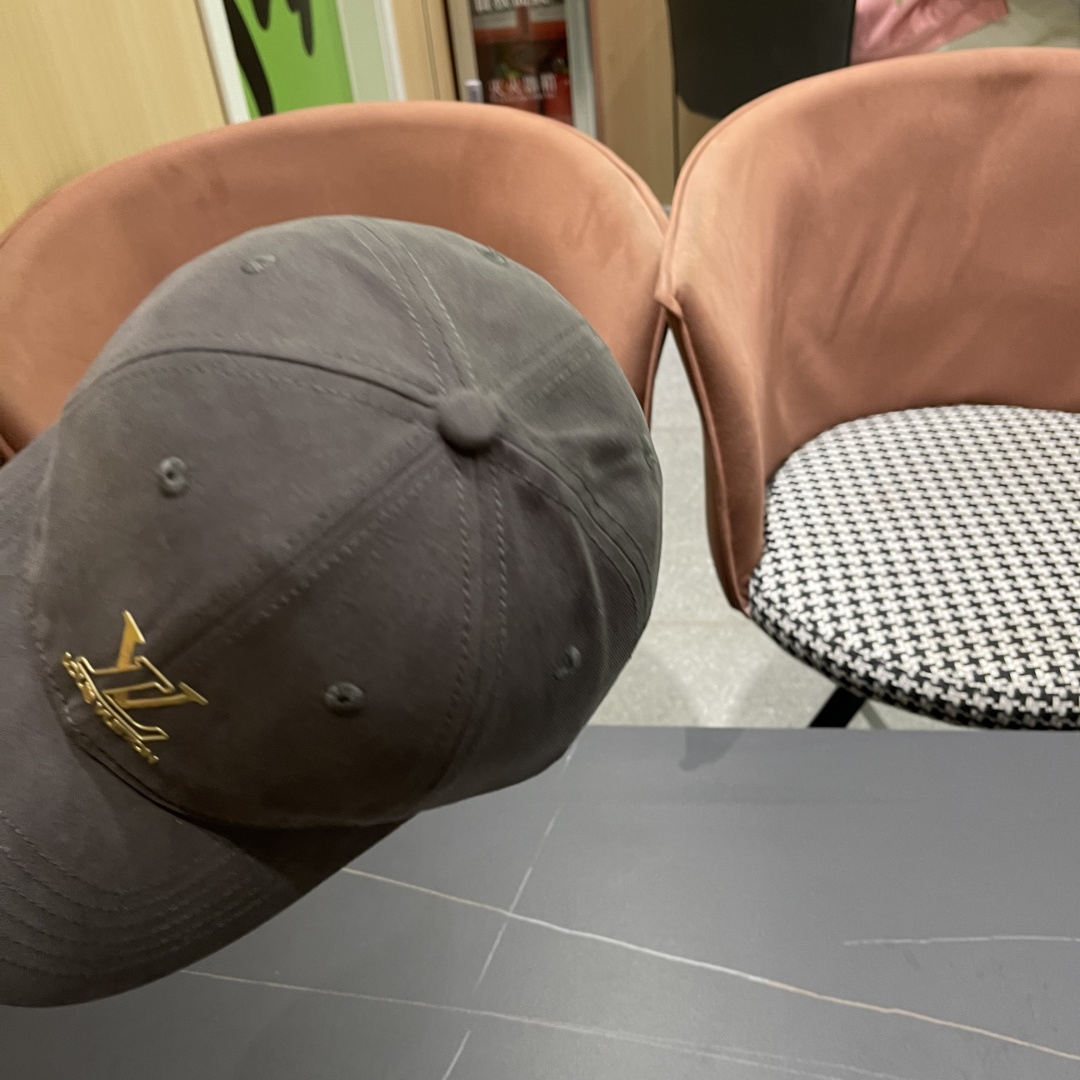 🧢路易威登lv棒球帽 LouisVuitton😍新款重工打造♥️高端大气，百搭款🤗男女通用！