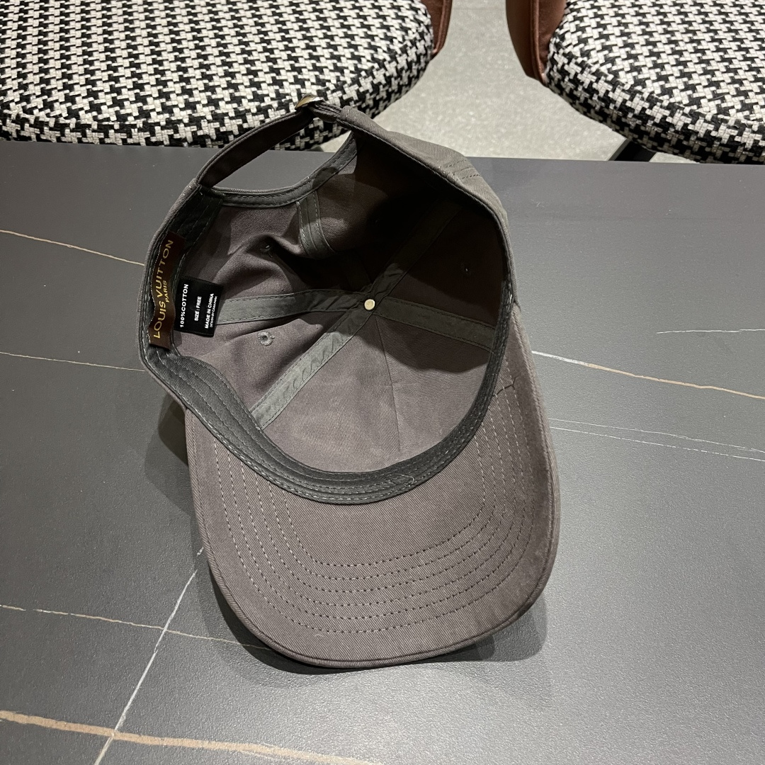🧢路易威登lv棒球帽 LouisVuitton😍新款重工打造♥️高端大气，百搭款🤗男女通用！