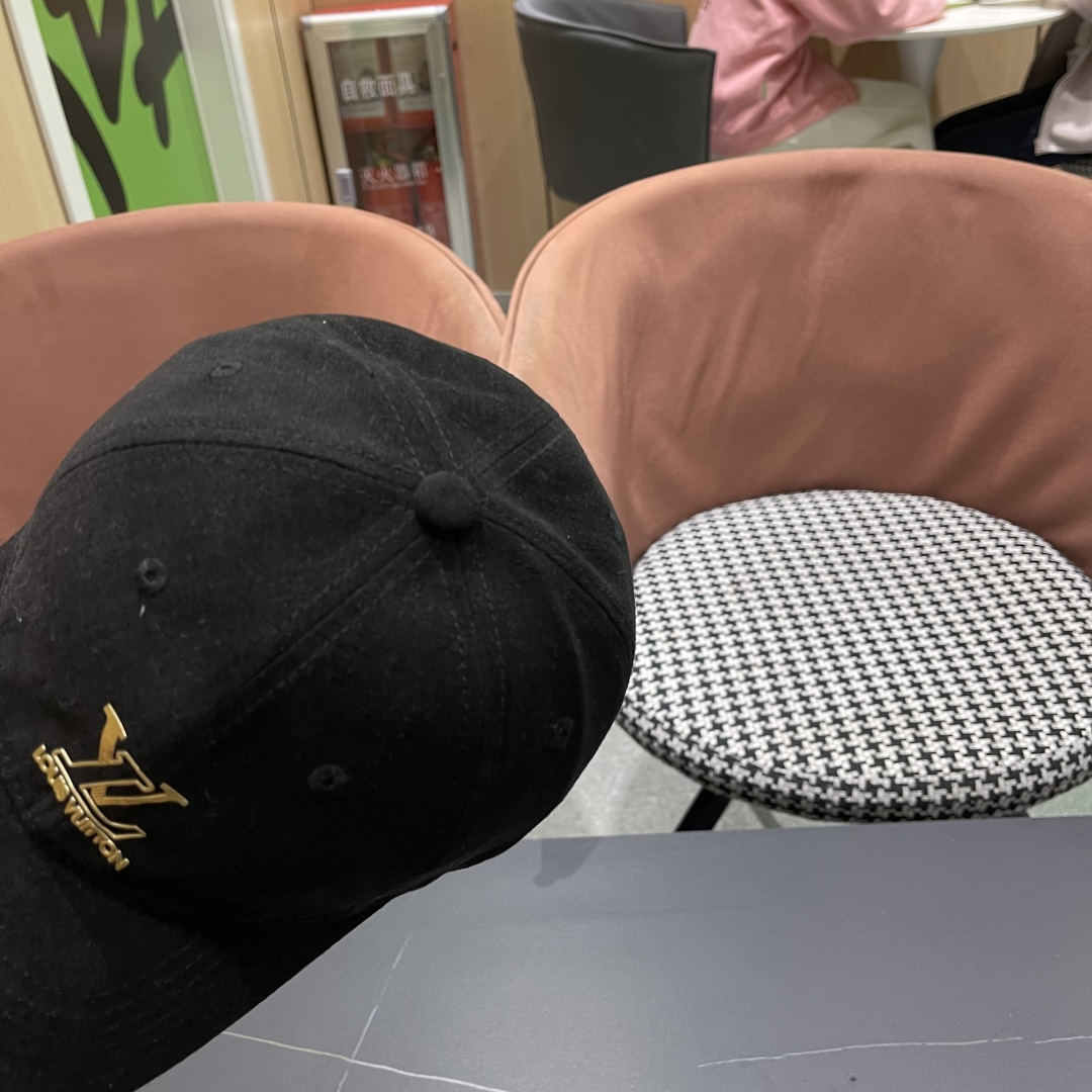 🧢路易威登lv棒球帽 LouisVuitton😍新款重工打造♥️高端大气，百搭款🤗男女通用！