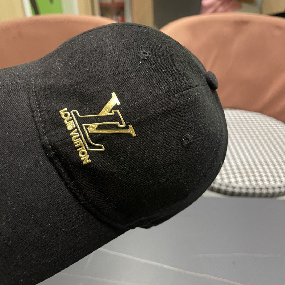 🧢路易威登lv棒球帽 LouisVuitton😍新款重工打造♥️高端大气，百搭款🤗男女通用！