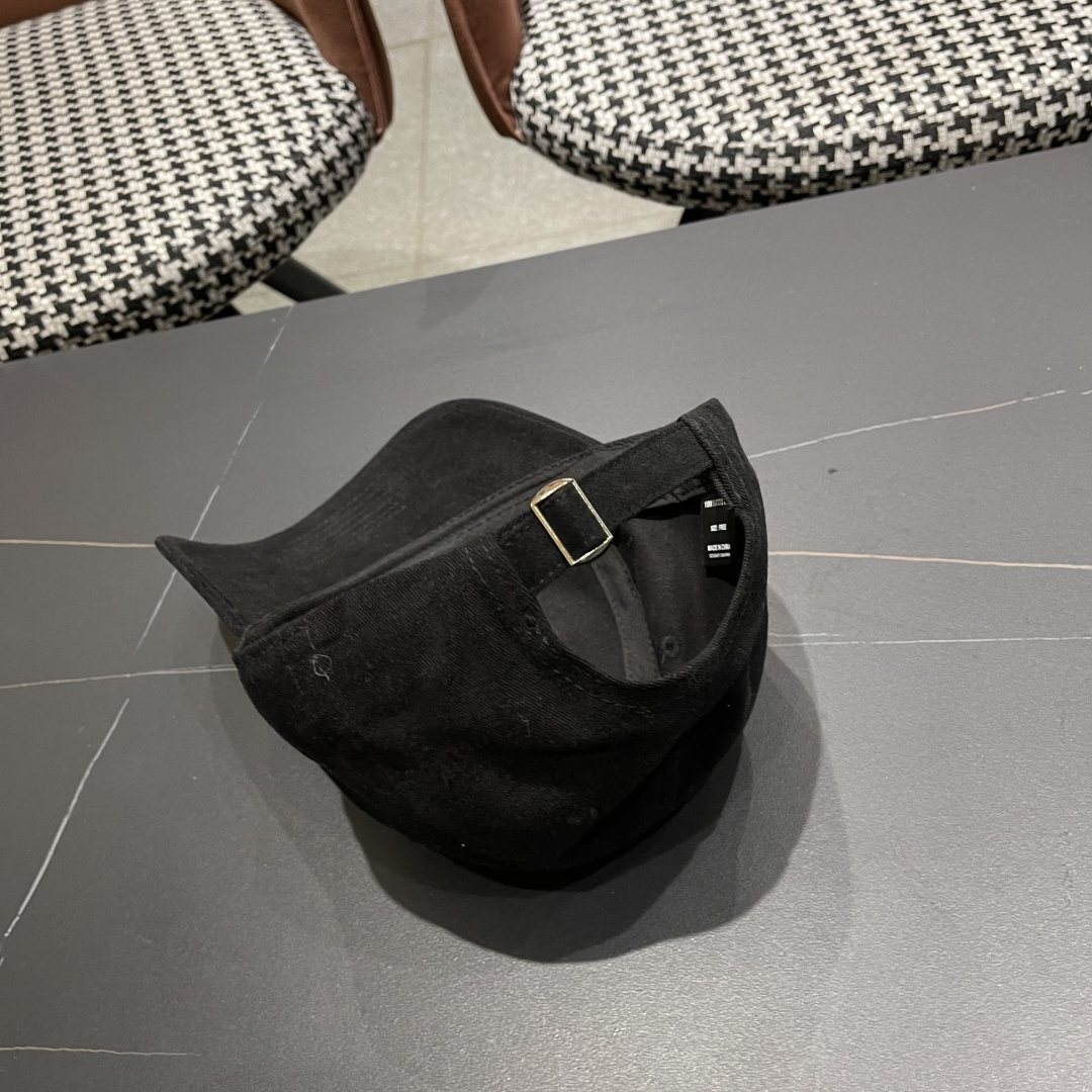 🧢路易威登lv棒球帽 LouisVuitton😍新款重工打造♥️高端大气，百搭款🤗男女通用！