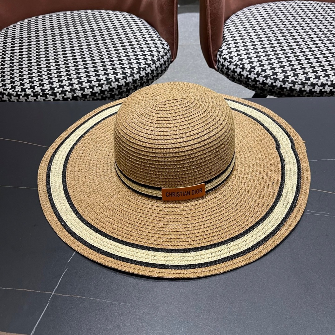  【DIOR迪奥】2025新款大檐草帽🤩沙滩风，简约大方，百搭单品～出街首选，新款帽型超美腻，新品上架