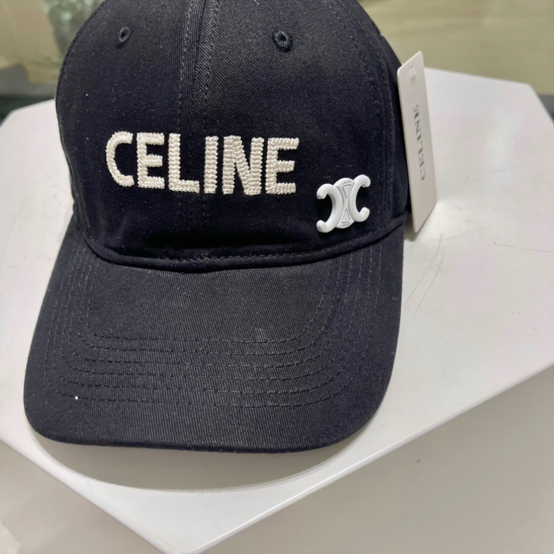 【CELINE赛琳】春夏款新款简约棒球帽，新款出货，大牌款超好搭配，赶紧入手！