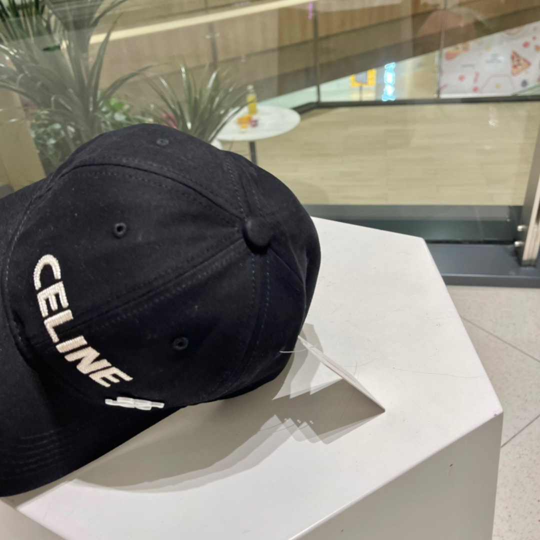 【CELINE赛琳】春夏款新款简约棒球帽，新款出货，大牌款超好搭配，赶紧入手！