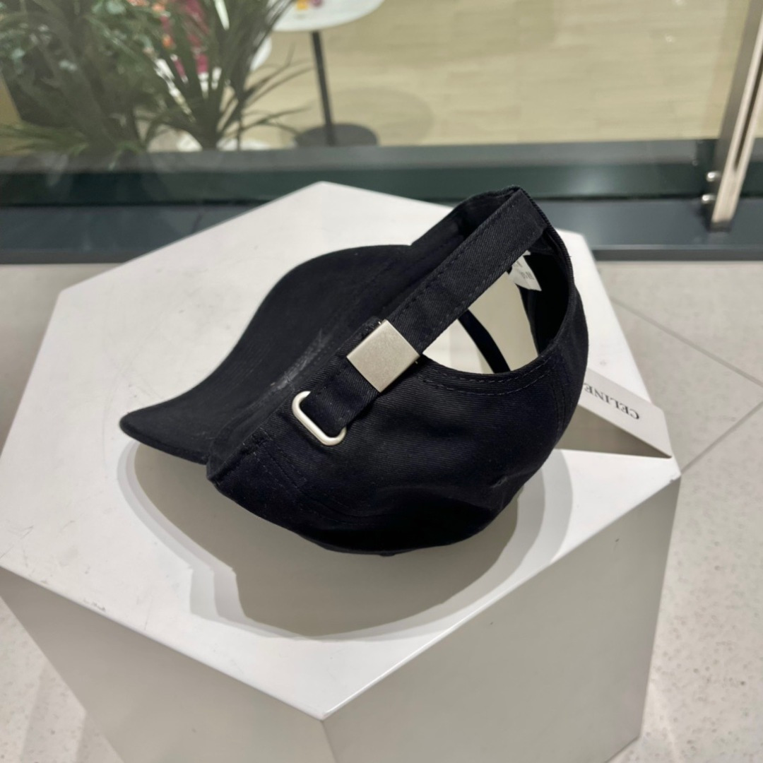 【CELINE赛琳】春夏款新款简约棒球帽，新款出货，大牌款超好搭配，赶紧入手！