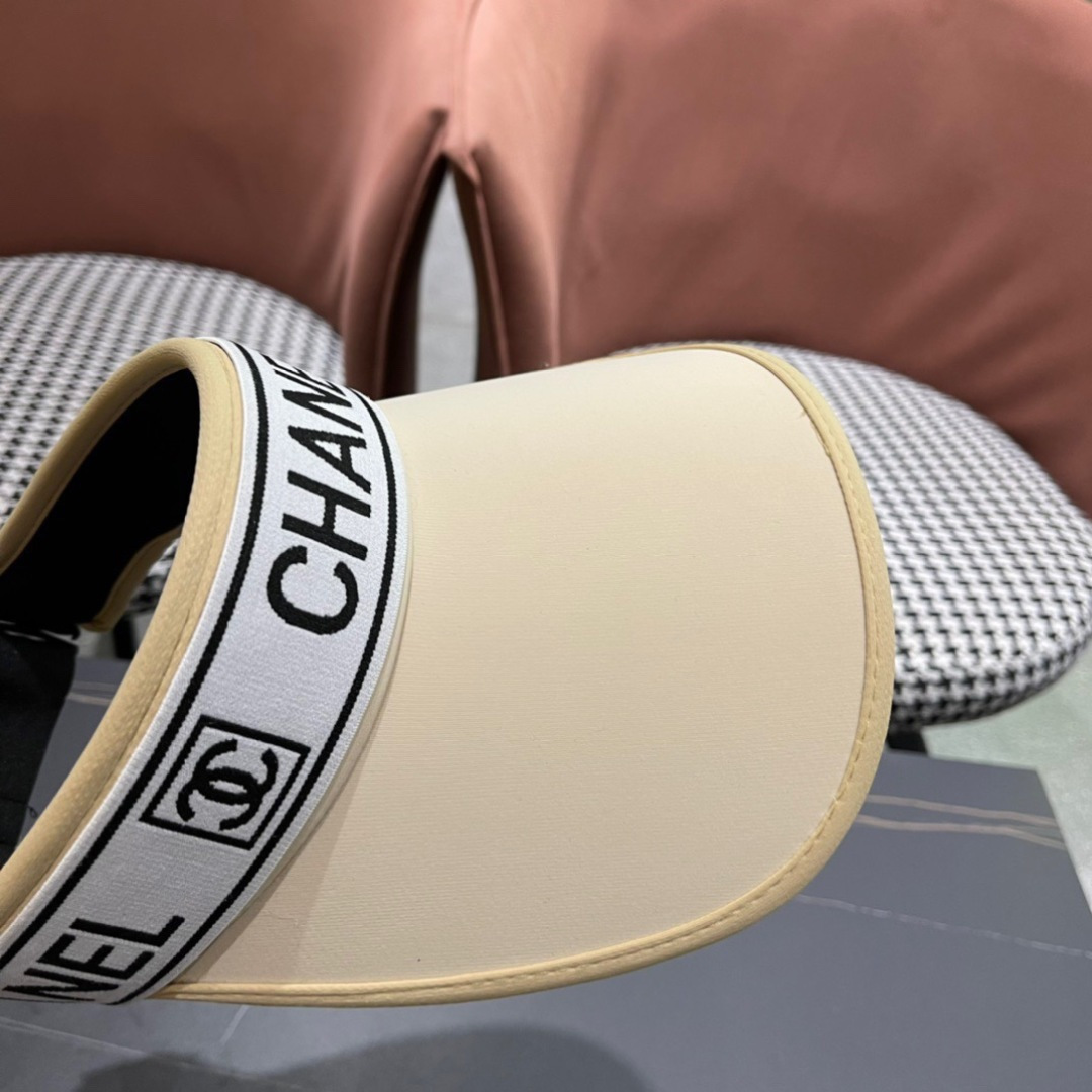 
香奈儿👒夏季空顶帽，跑步遮阳防晒两不误，夏季必备单品，戴着不闷热，非常有活力的一款，超级无敌好看😍😍