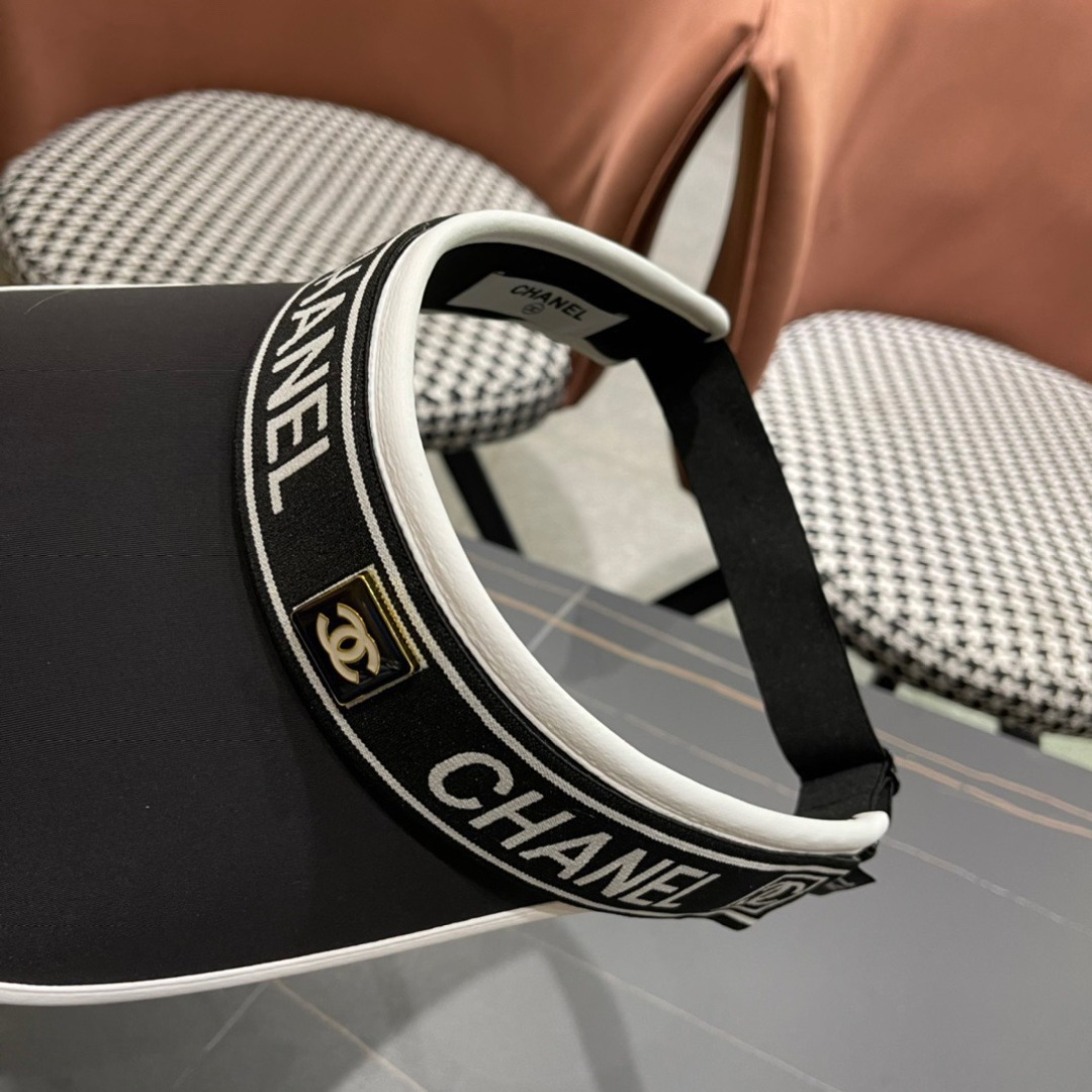 
香奈儿👒夏季空顶帽，跑步遮阳防晒两不误，夏季必备单品，戴着不闷热，非常有活力的一款，超级无敌好看😍😍